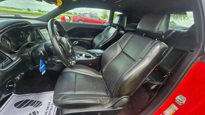 2017 Dodge Challenger SXT Plus