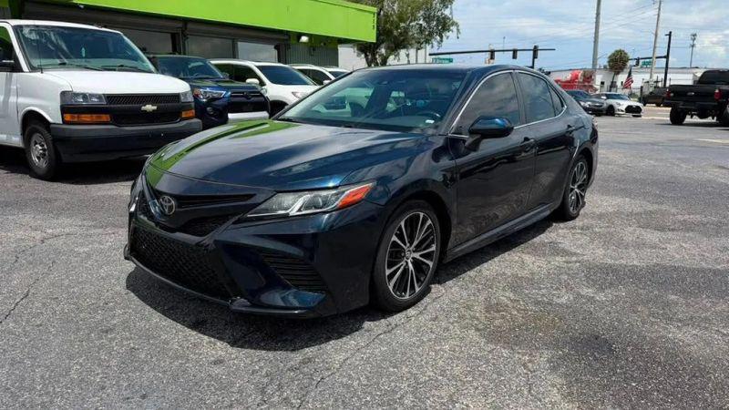 2018 Toyota Camry SE for sale in Orlando, FL
