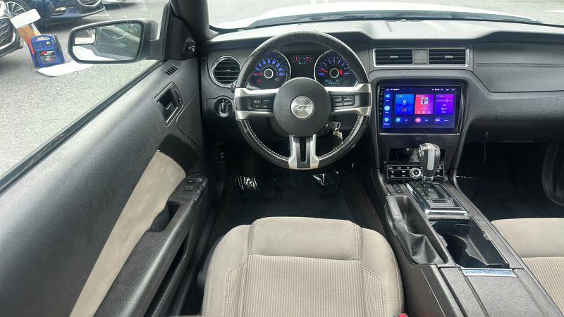 2014 Ford Mustang V6