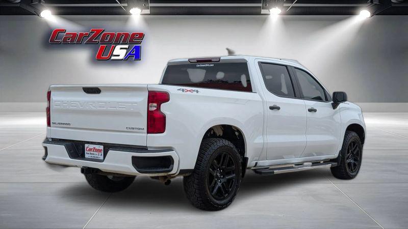 2024 Chevrolet Silverado 1500 4WD Crew Cab Short Bed Custom