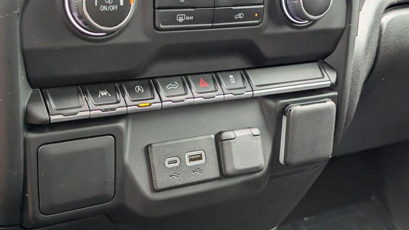 2024 Chevrolet Silverado 1500 4WD Crew Cab Short Bed Custom