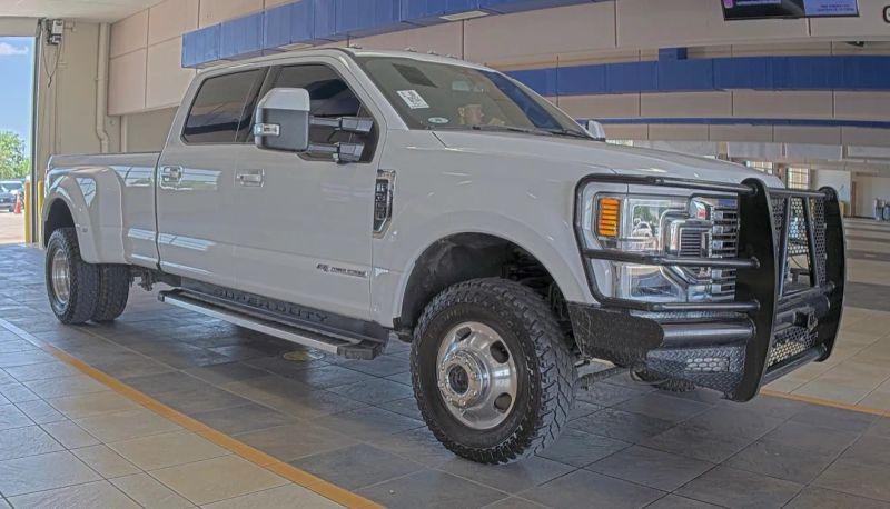 2022 Ford F-350 LARIAT