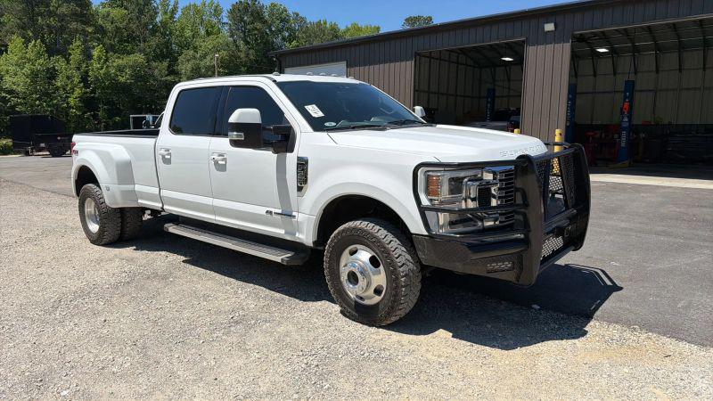 2022 Ford F-350 LARIAT