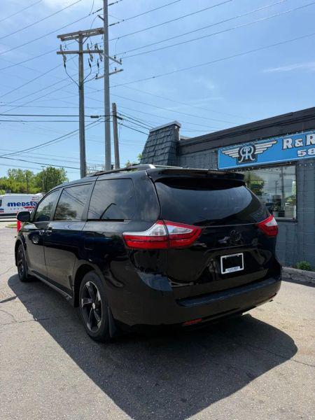 2018 Toyota Sienna XLE 7 Passenger