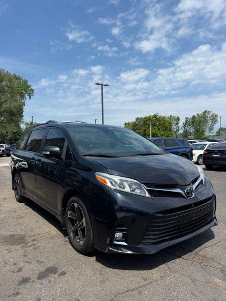 2018 Toyota Sienna XLE 7 Passenger