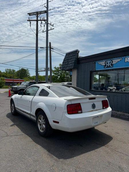 2008 Ford Mustang V6 Deluxe