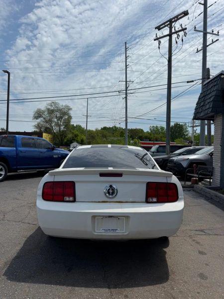 2008 Ford Mustang V6 Deluxe