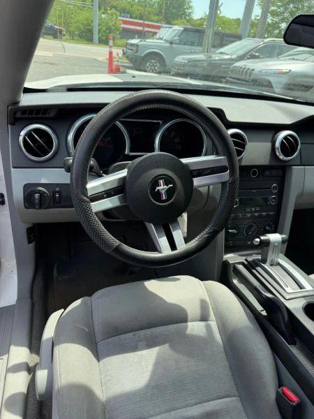 2008 Ford Mustang V6 Deluxe