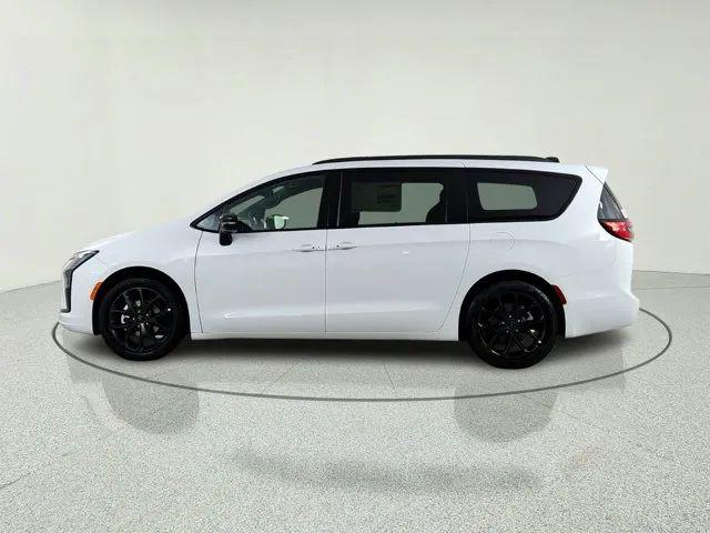 2027 Chrysler Pacifica Limited