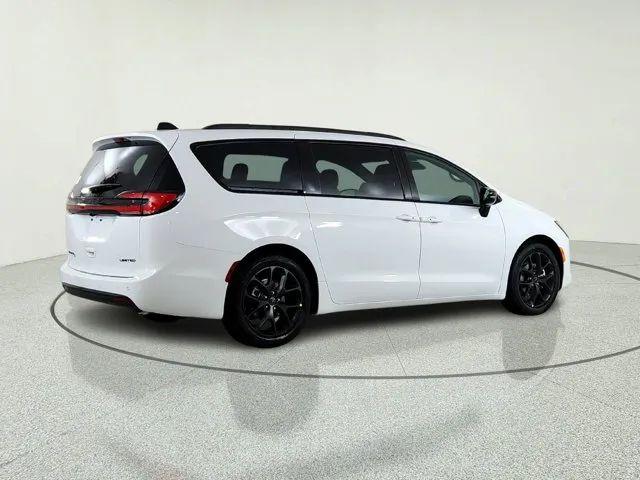 2027 Chrysler Pacifica Limited