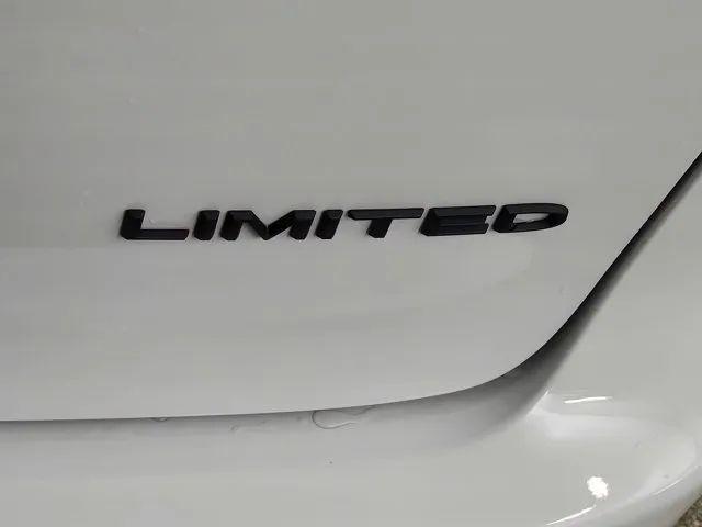 2027 Chrysler Pacifica Limited
