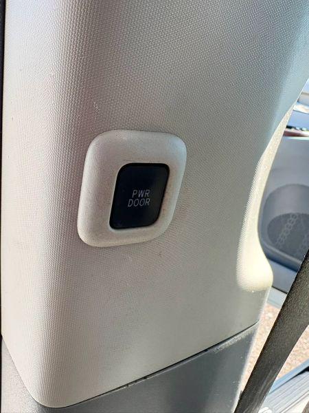 2013 Toyota Sienna XLE V6 8 Passenger