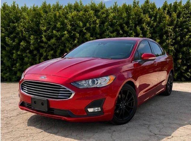2020 Ford Fusion SE