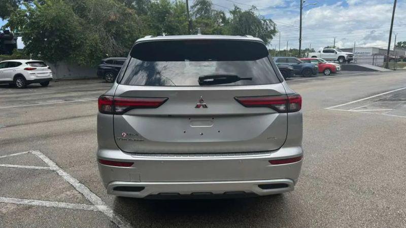 2022 Mitsubishi Outlander SEL 2.5 2WD