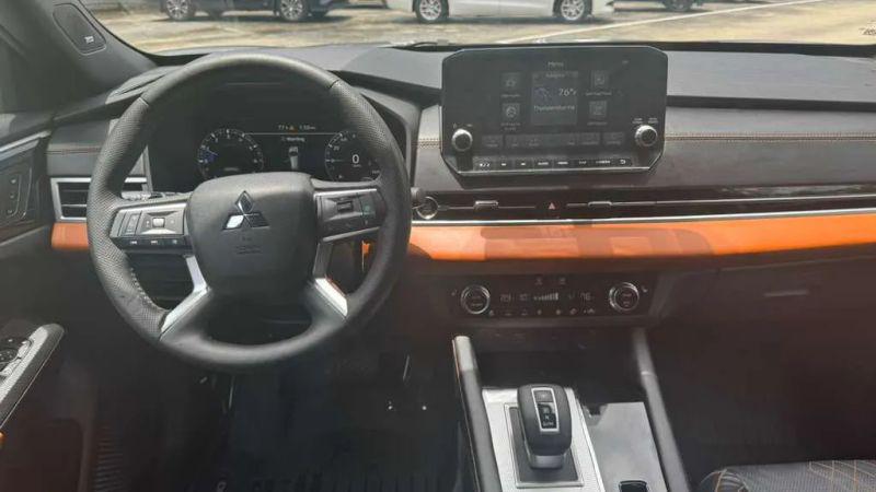 2022 Mitsubishi Outlander SEL 2.5 2WD