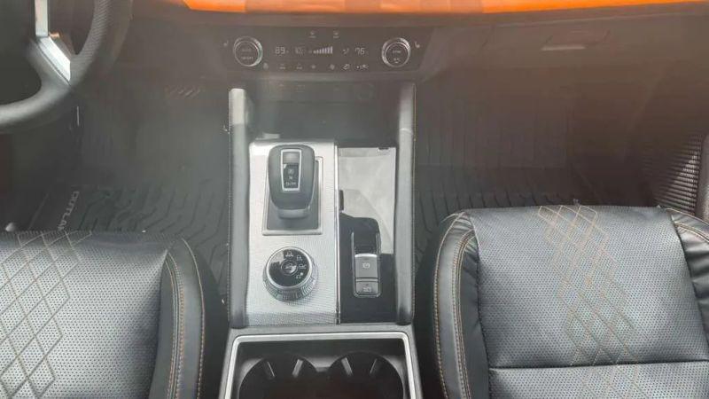 2022 Mitsubishi Outlander SEL 2.5 2WD