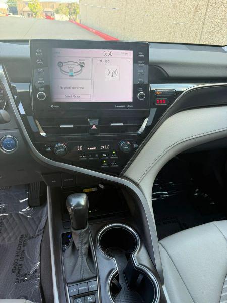 2023 Toyota Camry SE Hybrid