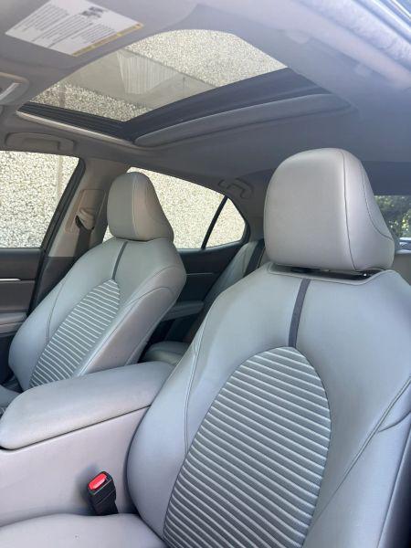 2023 Toyota Camry SE Hybrid