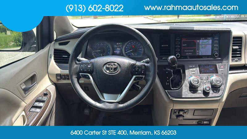 2018 Toyota Sienna XLE 8 Passenger