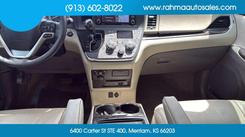 2018 Toyota Sienna XLE 8 Passenger