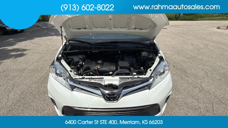 2018 Toyota Sienna XLE 8 Passenger