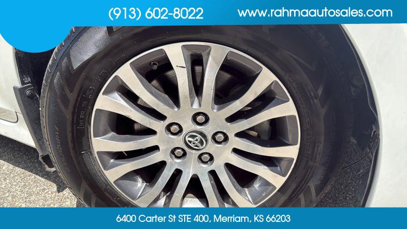 2018 Toyota Sienna XLE 8 Passenger