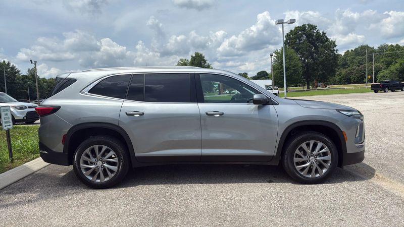 2025 Buick Enclave Preferred FWD