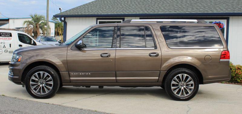 2017 Lincoln Navigator L Select