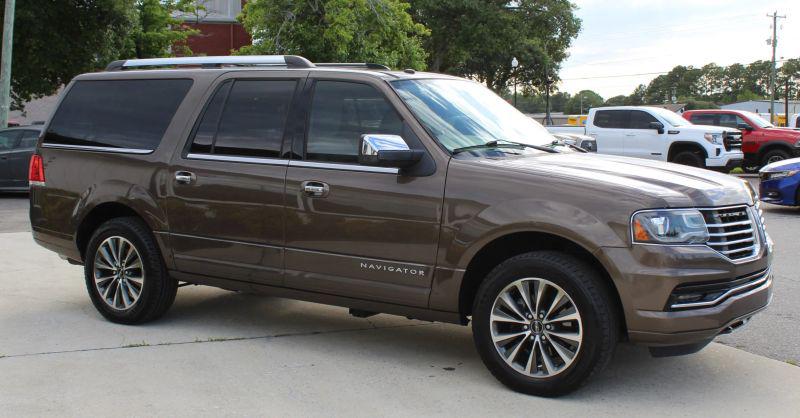 2017 Lincoln Navigator L Select