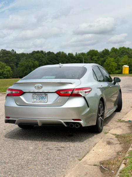 2020 Toyota Camry SE