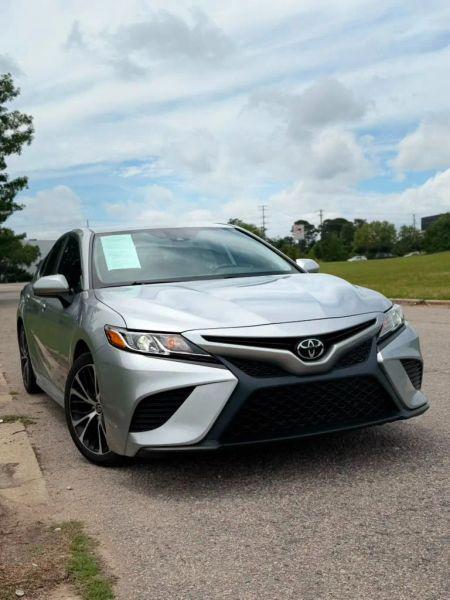 2020 Toyota Camry SE