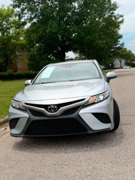 2020 Toyota Camry SE