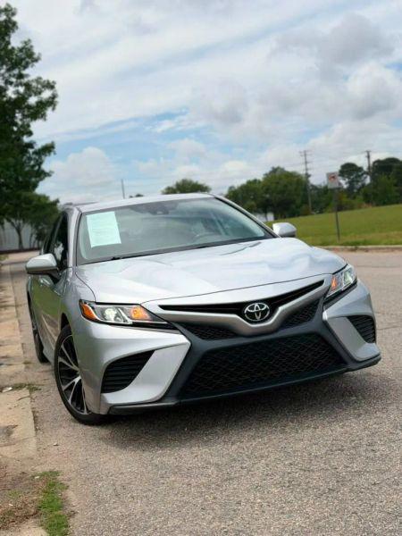 2020 Toyota Camry SE