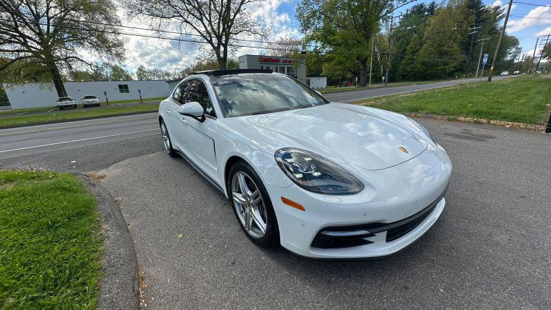 2018 Porsche Panamera 4