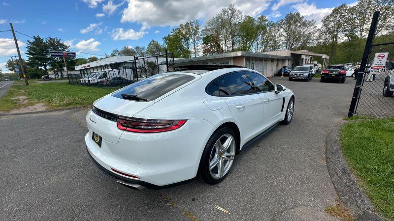2018 Porsche Panamera 4