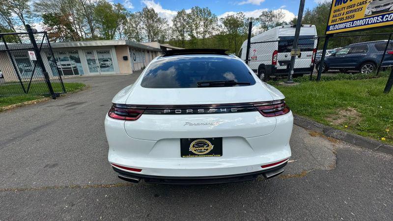 2018 Porsche Panamera 4
