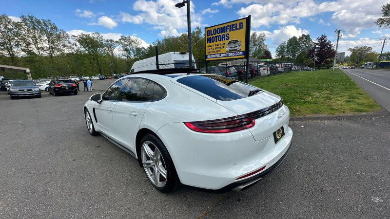 2018 Porsche Panamera 4