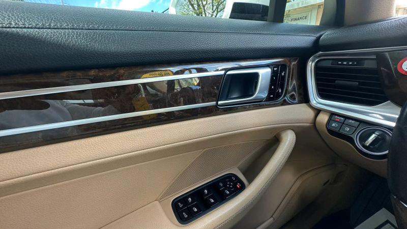 2018 Porsche Panamera 4