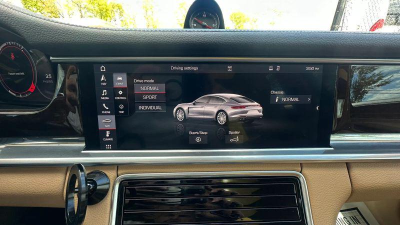 2018 Porsche Panamera 4