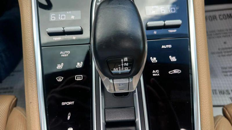 2018 Porsche Panamera 4