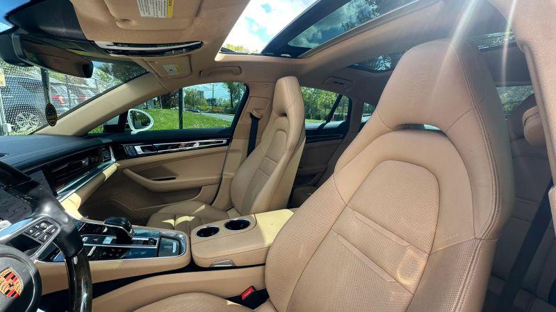 2018 Porsche Panamera 4