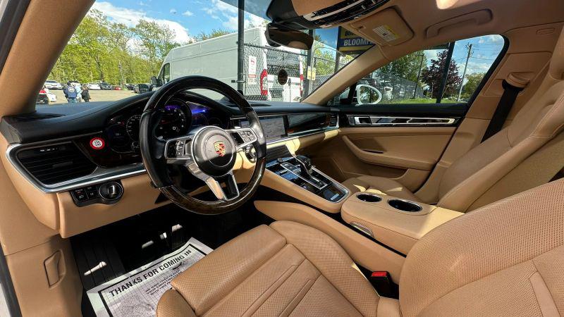 2018 Porsche Panamera 4