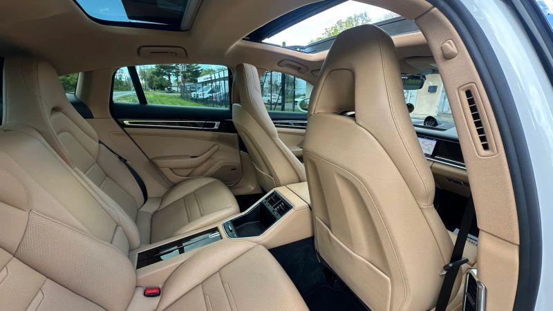 2018 Porsche Panamera 4