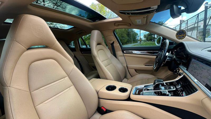 2018 Porsche Panamera 4