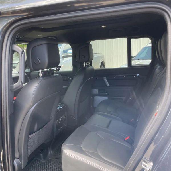 2024 Land Rover Defender 130 P400 Outbound