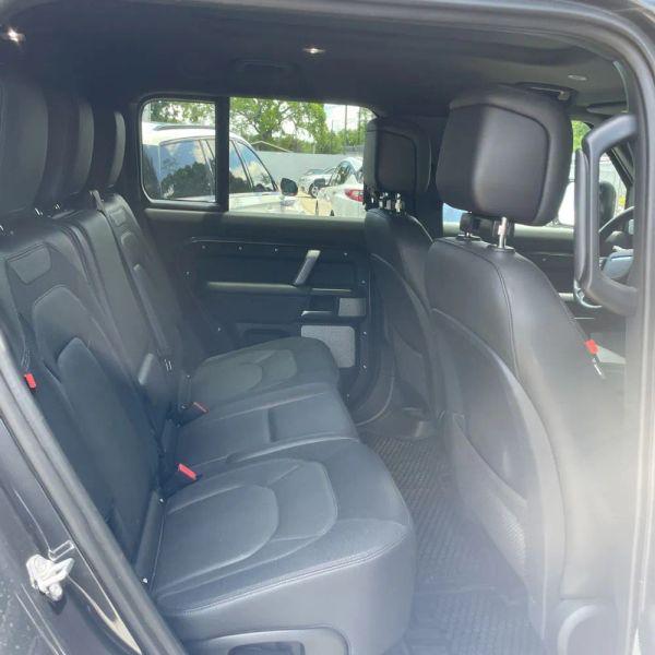 2024 Land Rover Defender 130 P400 Outbound
