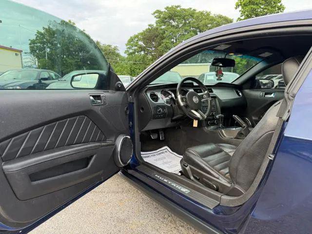 2011 Ford Mustang V6