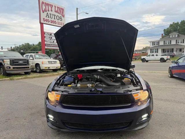 2011 Ford Mustang V6