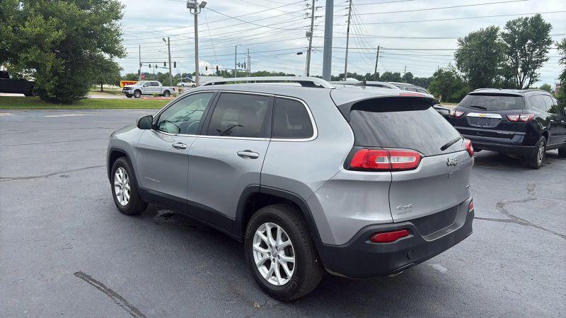 2016 Jeep Cherokee Altitude