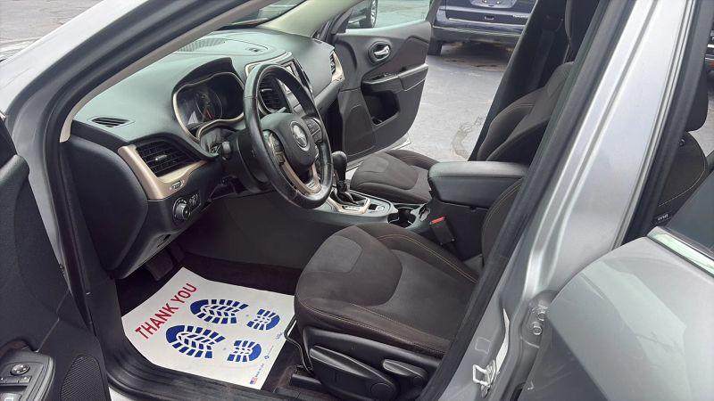 2016 Jeep Cherokee Altitude